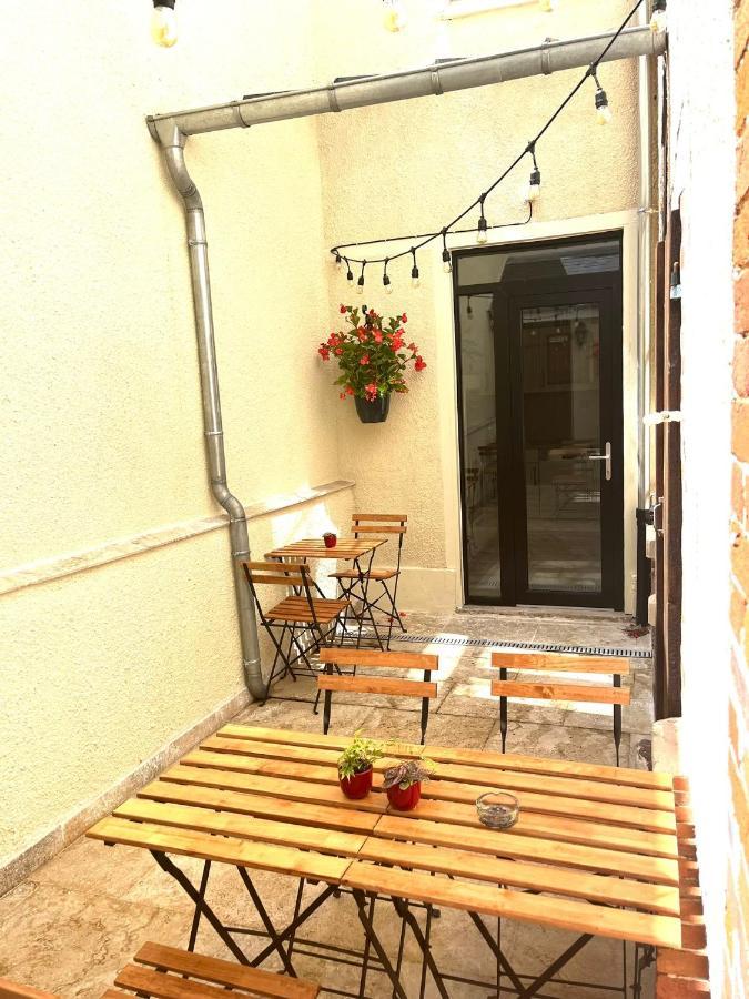 Le Gite De Jean Thevenin, Avec Parking Gratuit Épernay Exteriör bild