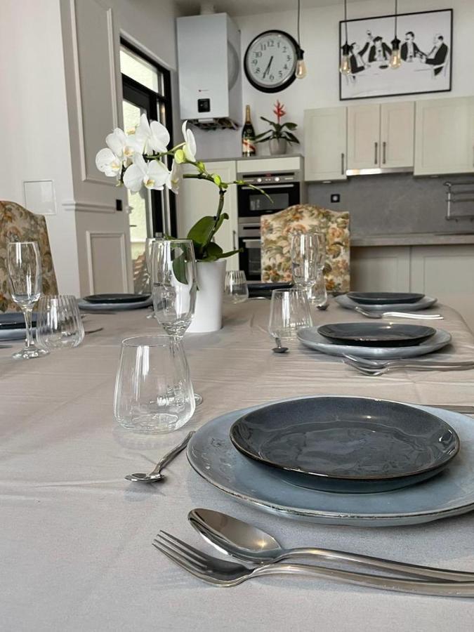 Le Gite De Jean Thevenin, Avec Parking Gratuit Épernay Exteriör bild